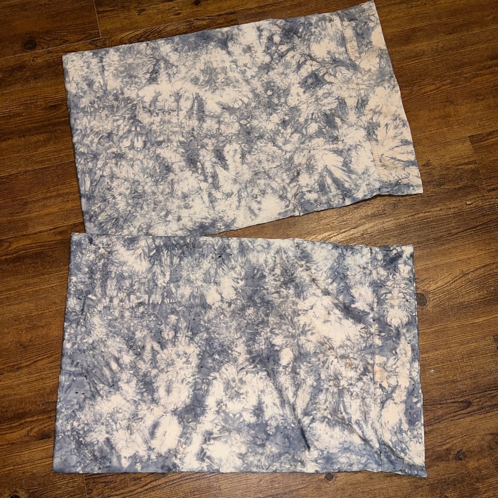 Tan & Black/ Gray Tie Dye Regular Full Sized Cotton Pillowcases (2) - Picture 7 of 8